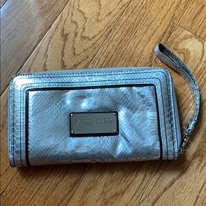 White House black market clutch